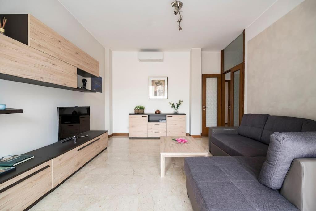 101, Centro Citta Apartment Como